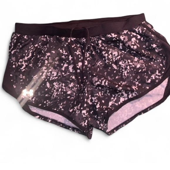 Under Armour Black HeatGear Shorts - Picture 1 of 3